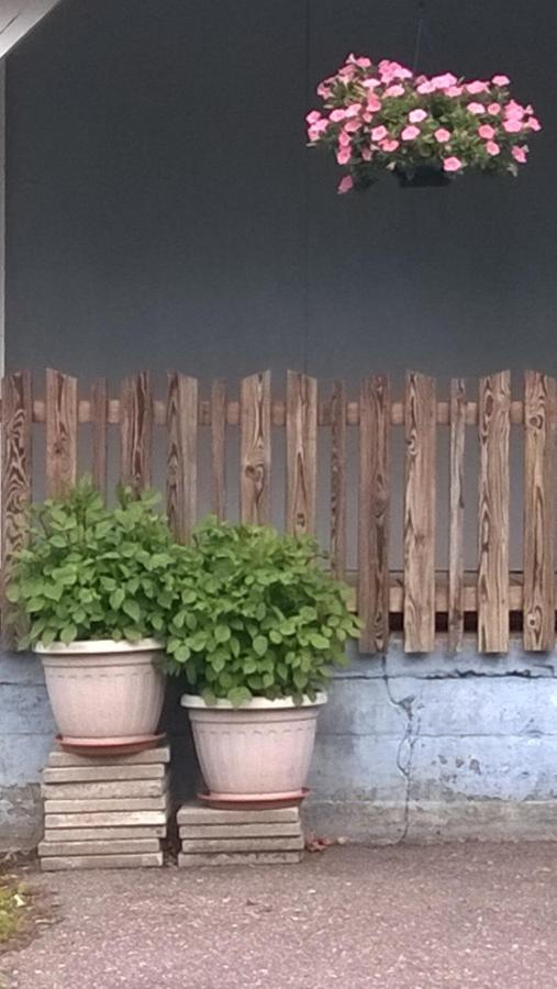 Nalles Gästhem Eckero Exterior foto